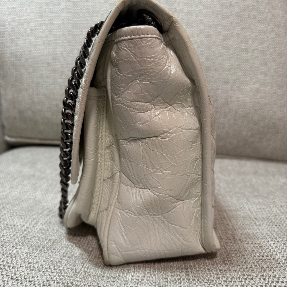 Saint Laurent Niki Medium Flap YSL Shoulder Bag in White‎ Crinkled Leather - Picture 15 of 16